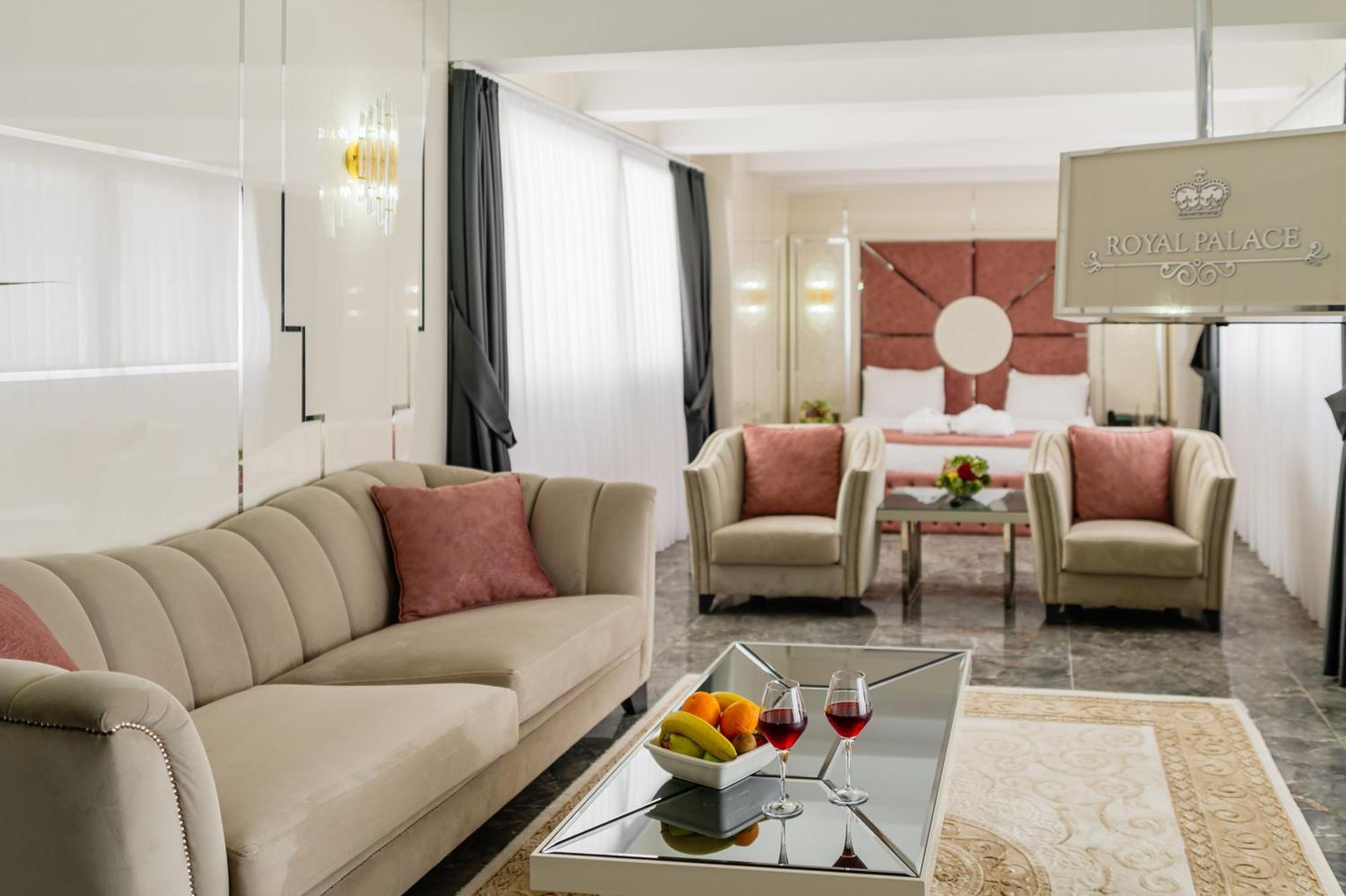 Royal Palace Hotel Nicosia Buitenkant foto